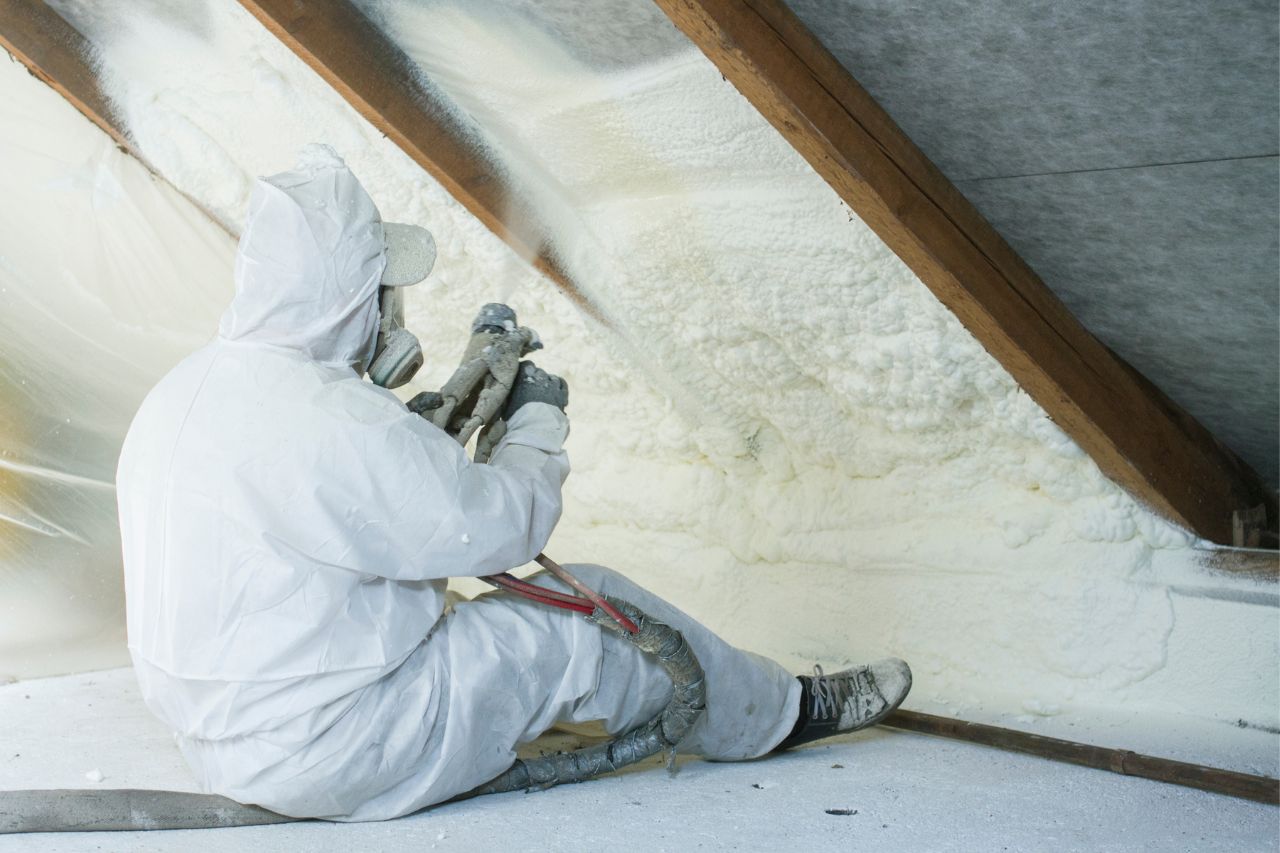 You are currently viewing How To Start a Spray Foam Business (Beginner’s Guide)